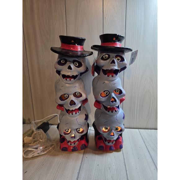 Vtg 1998 Halloween Skull Blow Molds Lighted Stacking 2 Towers Paper Magic NWT - Picture 1 of 7